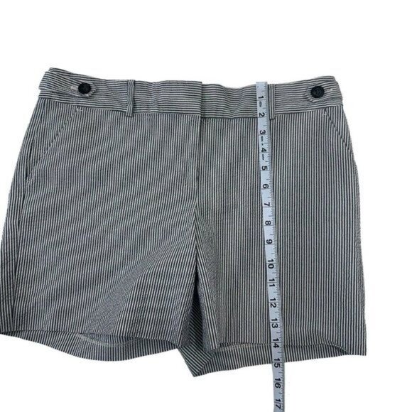 Ann Taylor Women Seesucker Striped Cotton Blend Chino Shorts Size 8 Gray &White - Picture 6 of 12